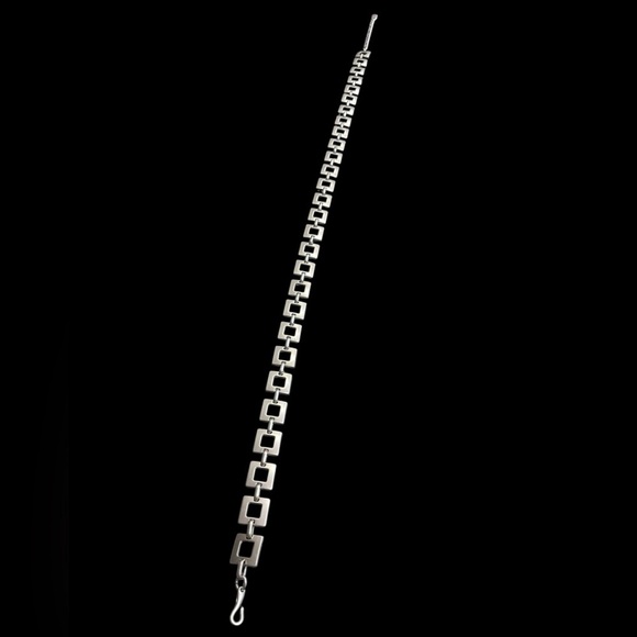 ??Gorgeous Women’s Silver Chain Belt.  New condition! Style statement‼️